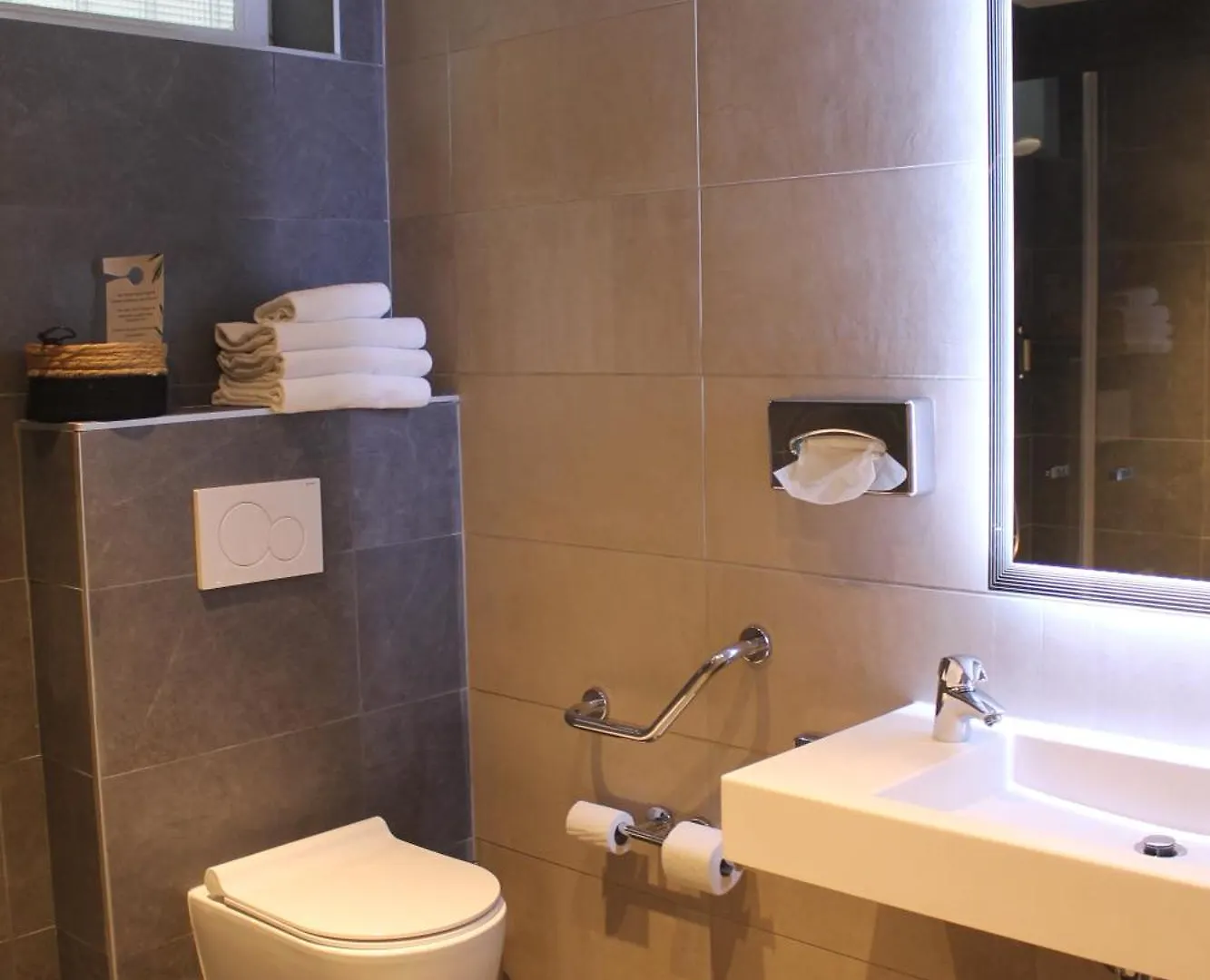 Avia Saphir Montparnasse Hotel