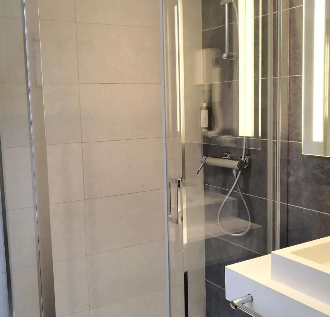 Avia Saphir Montparnasse Hotel Parigi