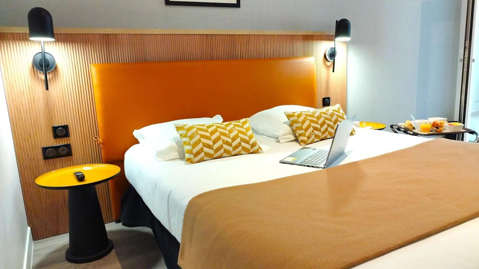 Avia Saphir Montparnasse Hotel Parigi