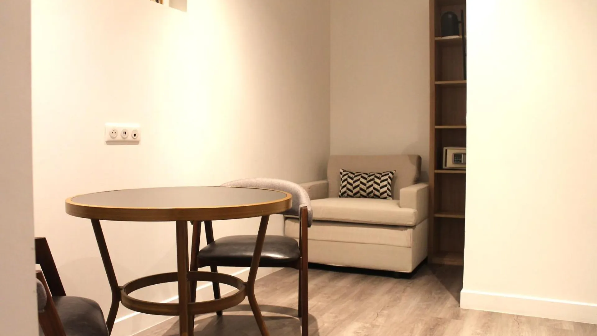 Avia Saphir Montparnasse 3*