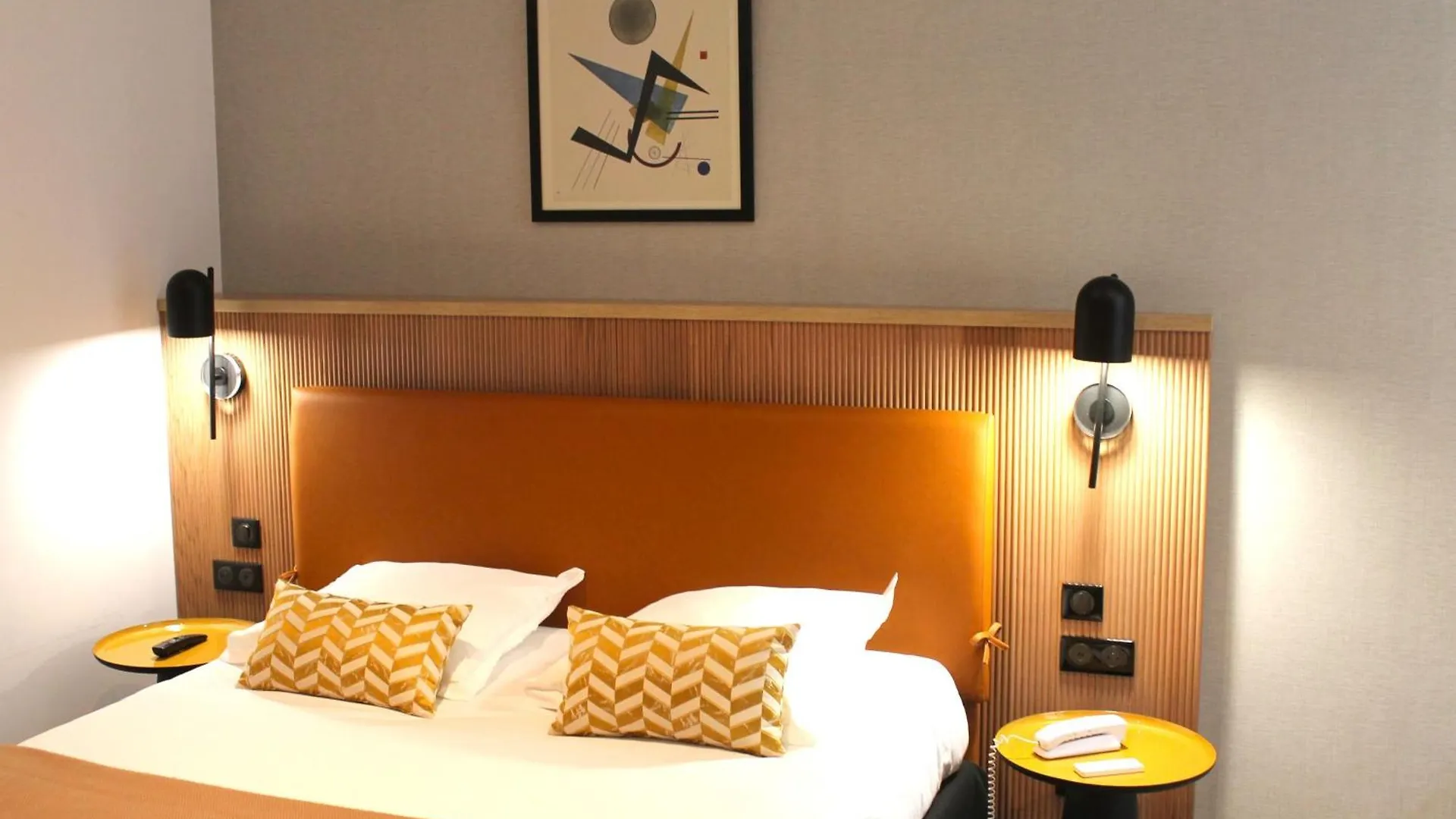 Avia Saphir Montparnasse Parigi