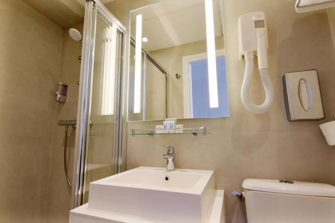 Avia Saphir Montparnasse 3*